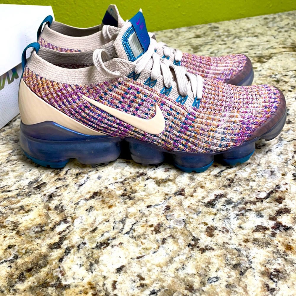 Nike Air Vapormax Flyknit 3 Size 8
